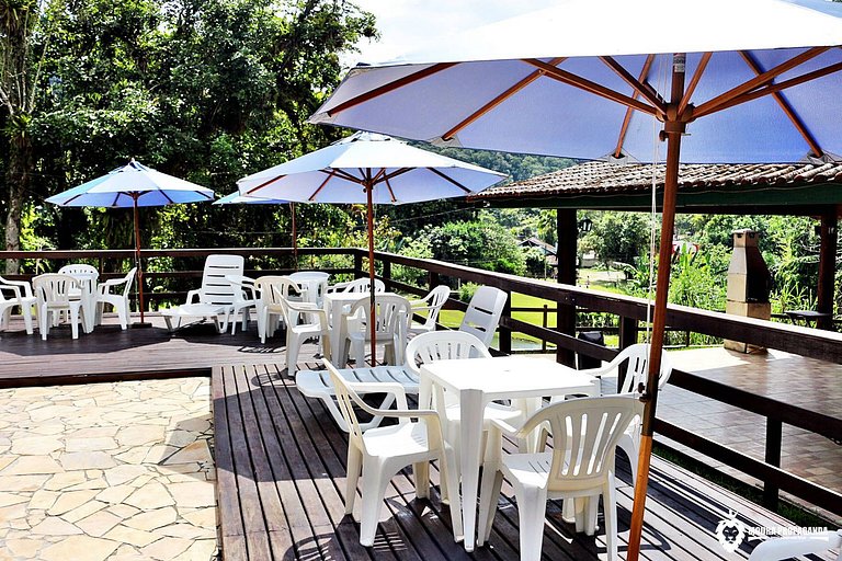 Chalé de 4 Adultos e Cortesia de 2 Crianças